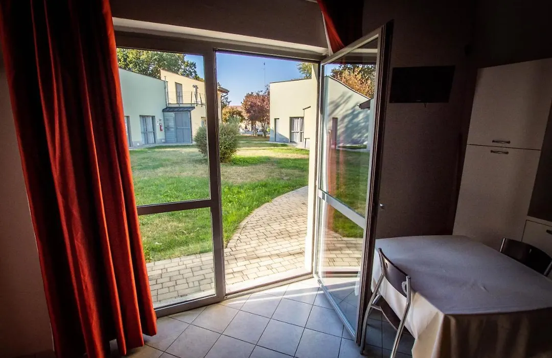 Room In Guest Room - Spacious Double Room In Alba-1