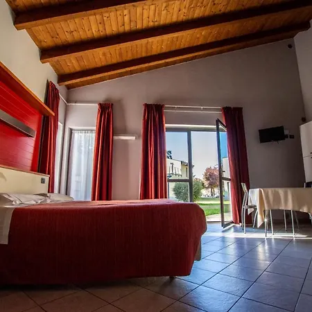 Room In Guest Room - Spacious Double Room In Alba-3