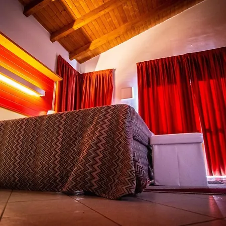 Room In Guest Room - Spacious Double Room In Alba-2